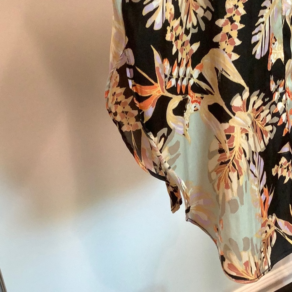 Free People Floral Print Lightweight Top - Black, Cream, Peach, Size Large - Picture 12 of 15